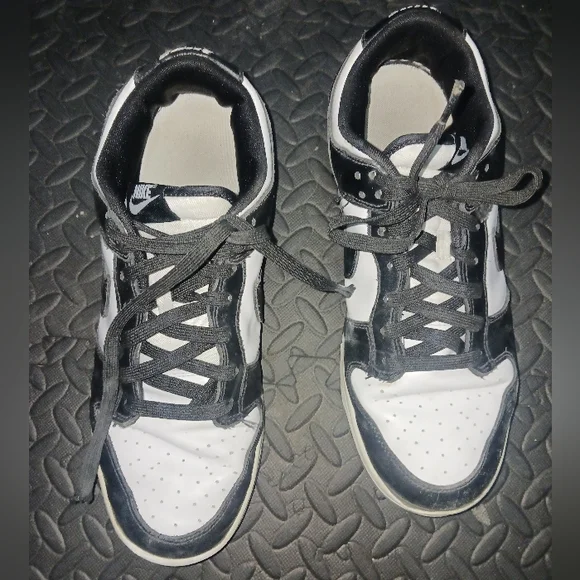 Nike Dunk Panda Men Sneakers - Picture 4 of 16